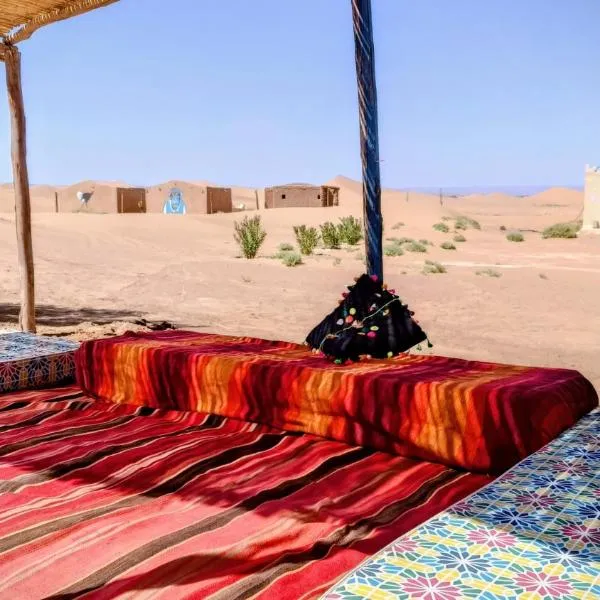 Camp Ayour Mhamid，位于姆哈米德的酒店