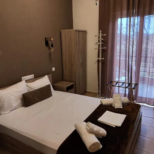 Hotel Isidora, hotel sa Loutrós