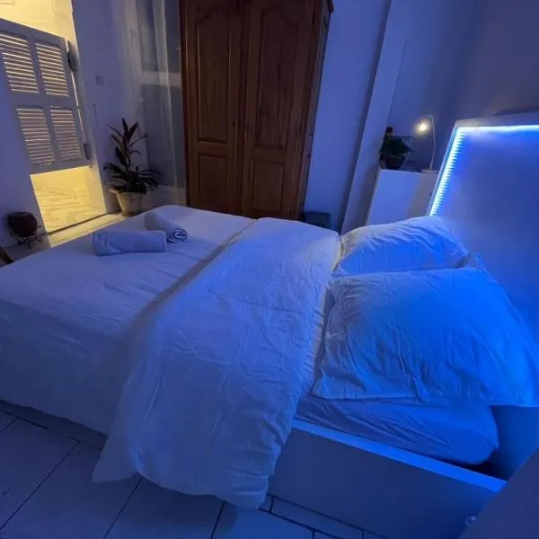 Chambre double meublée, хотел в Мбур