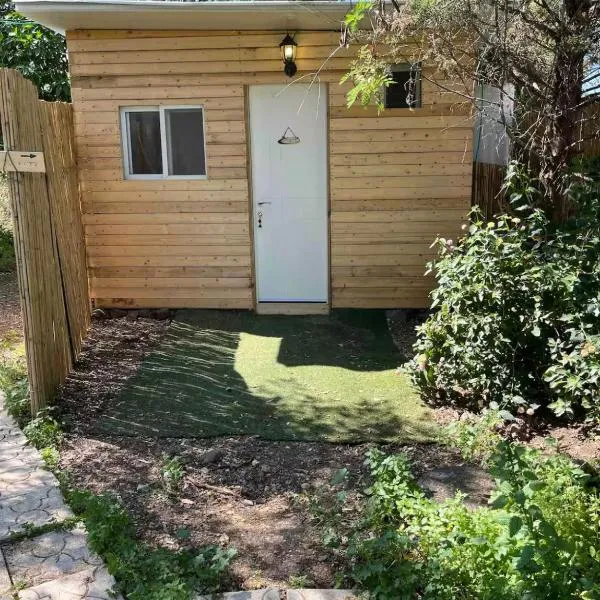 בית על הנחל – hotel w mieście Jawne’el