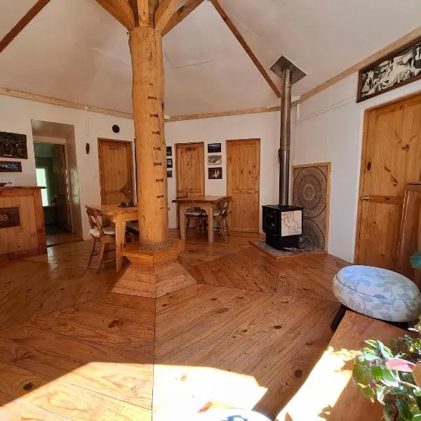 La Frontera Bed & Breakfast, Valle Cochamó，位于科查莫的酒店