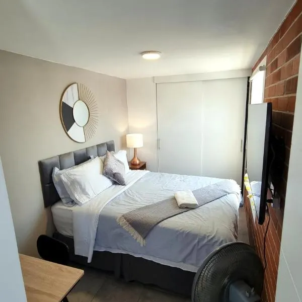 Nuevo y Moderno Apartamento con Parqueo en la atractiva Zona 4, hotel in Guatemala