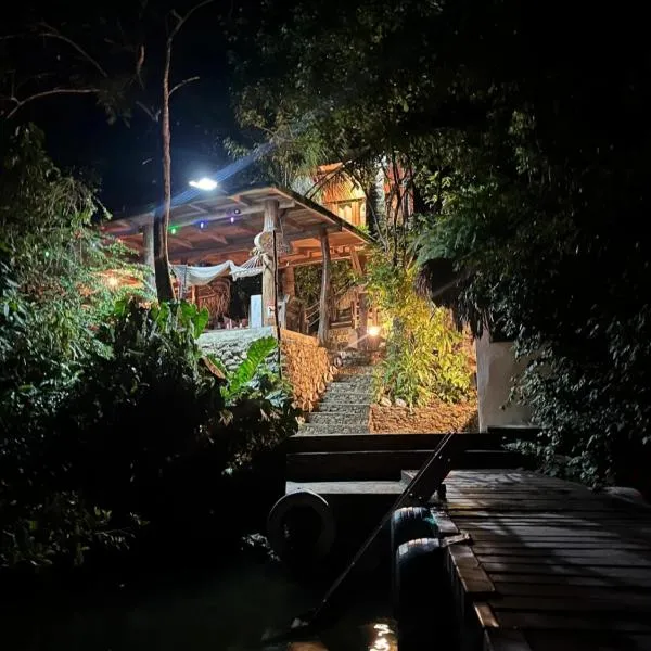 casa colibri cañón de rio dulce, khách sạn ở Lívingston