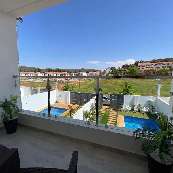 Chalet villa QUE POUR LES FAMILLES, hotel in Imouzzer Kandar