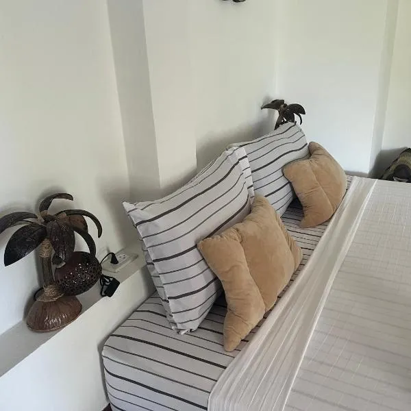 Pink House, ξενοδοχείο στην Παραλία Λαμάι