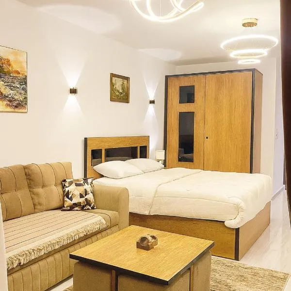 Luxury Studio, pool, Private beach & close to Airport, hotel in Hurghada