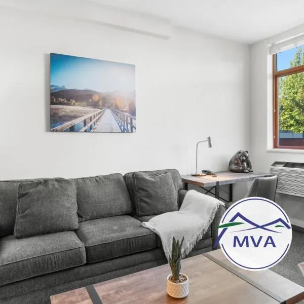 Alpenglow Lodge Large Studio with Dedicated Work Space by MVA، فندق في ويسلار