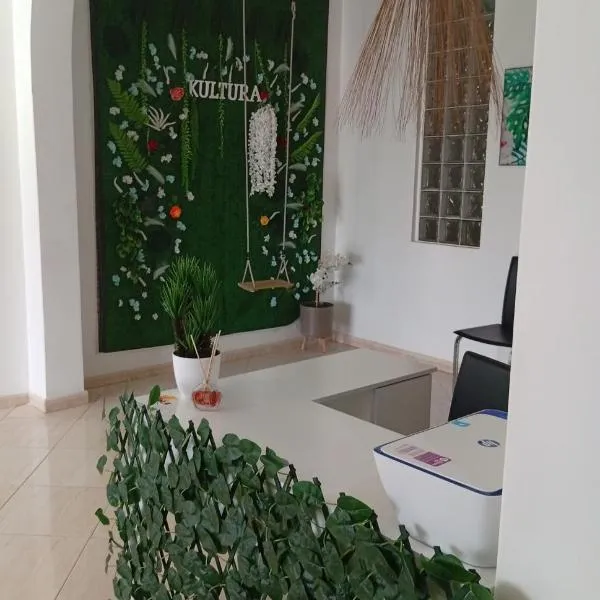 Four Palms Guest House, Hotel in Praia