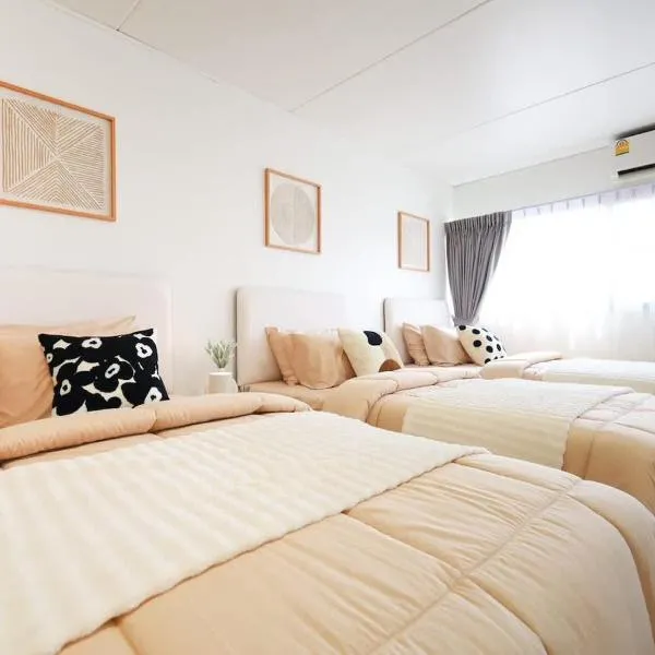 3 Beds,WiFi,Washing Machine,IMPACT Arena at T9, ξενοδοχείο σε Ban Bang Phang