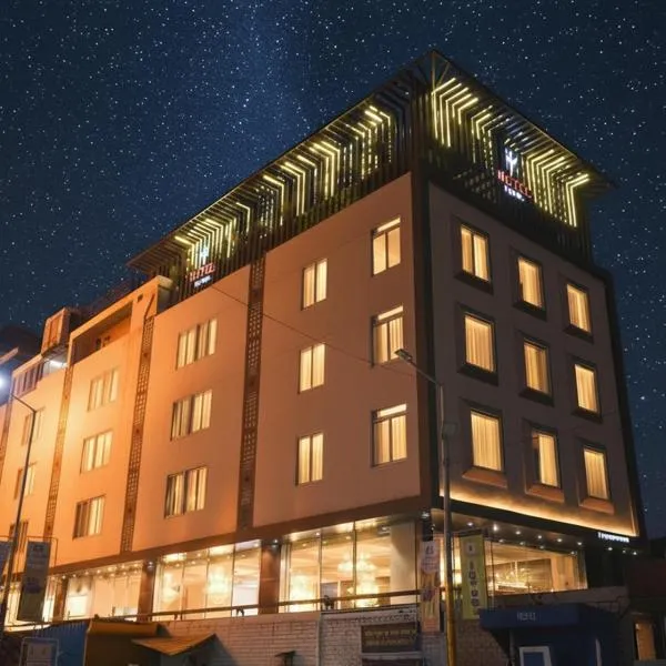 The Eco Satva Kota - Near Coaching Hub & Oxy Park, hotelli kohteessa Kota