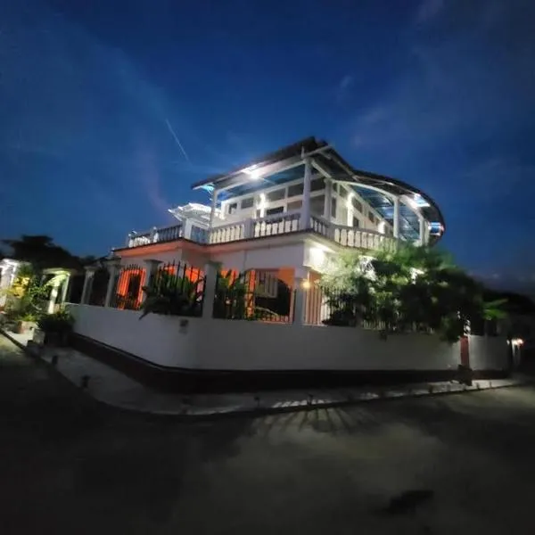 Luxury Posada inn, khách sạn ở Los Amates