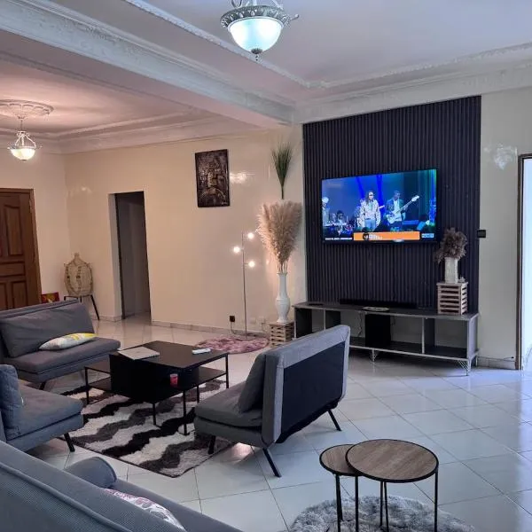 Bright and central apartment in Plateau, hótel í Dakar