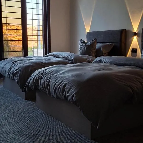 Jeeso Hotel, хотел в Джераш