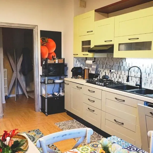 Attico elegante con splendida vista sul Po e Superga, hotel em Turim