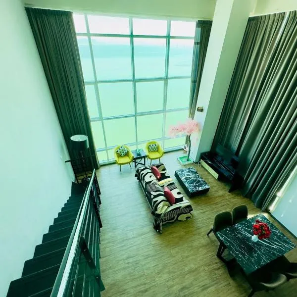 High-Floor 2BR Seaview Loft by Golden Hour HappySty 203A, hotel v destinaci George Town