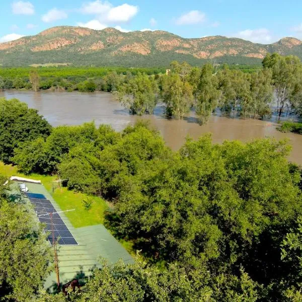 Honeypot Fly Fishing Eco Chalet โรงแรมในRooderand