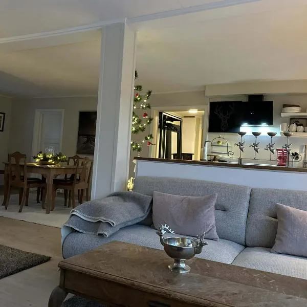 Herb Farm Guesthouse, хотел в Senja