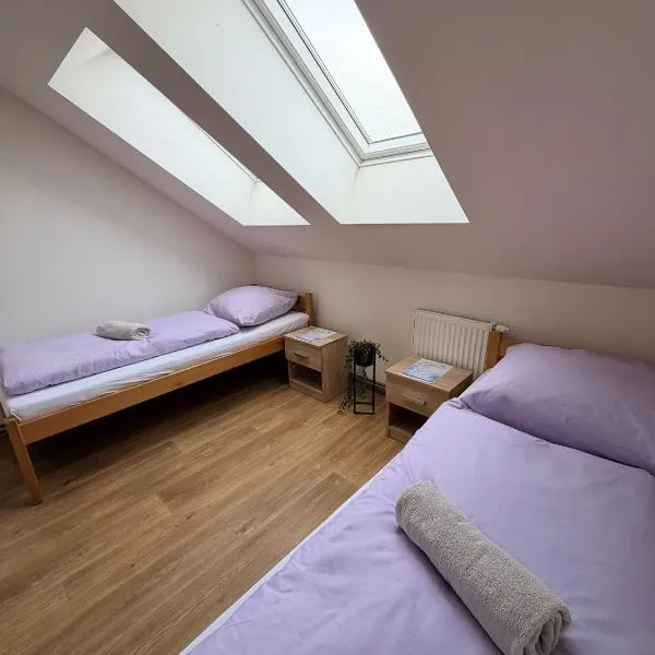 Sleep & Go Czech Republic - Korycany, hotel in Neratovice