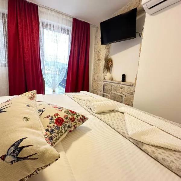 Rooms Malo more Trogir, ξενοδοχείο στο Τρογκίρ