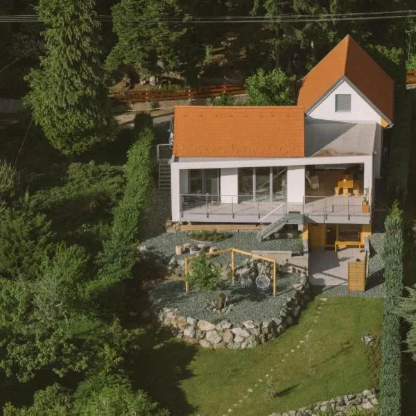 Well M cottage, hotel in Velem