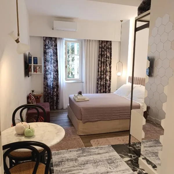 MUSES LUXURY SUITES, hotel in Corfu Town