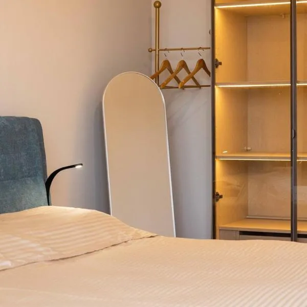 Cozy Suite Among the Highest Floors - Free Parking, hotel u Skoplju