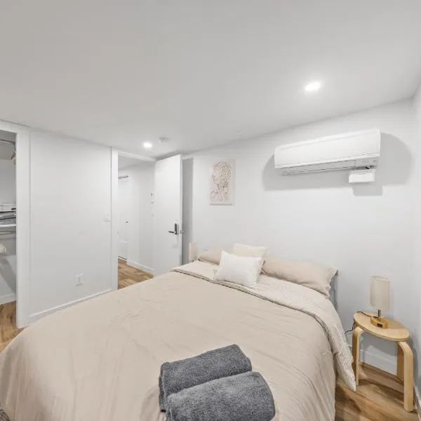 The Cosmo Outstand NYC - Private Room near Times Square, hotell i New York