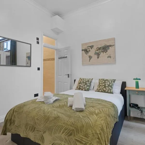 The Central Stop, Modern 2BR Flat, hotel in London