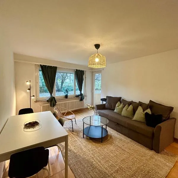 Cozy Apartment with Balcony in Zürich, hotel in Zürich