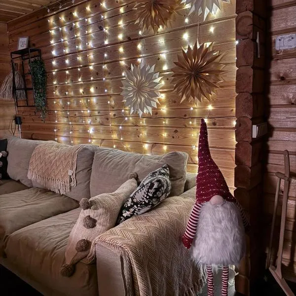 Log cabin Ylläs Valokki - sauna, fireplace, Ylläs view、ユッラスヤルヴィのホテル