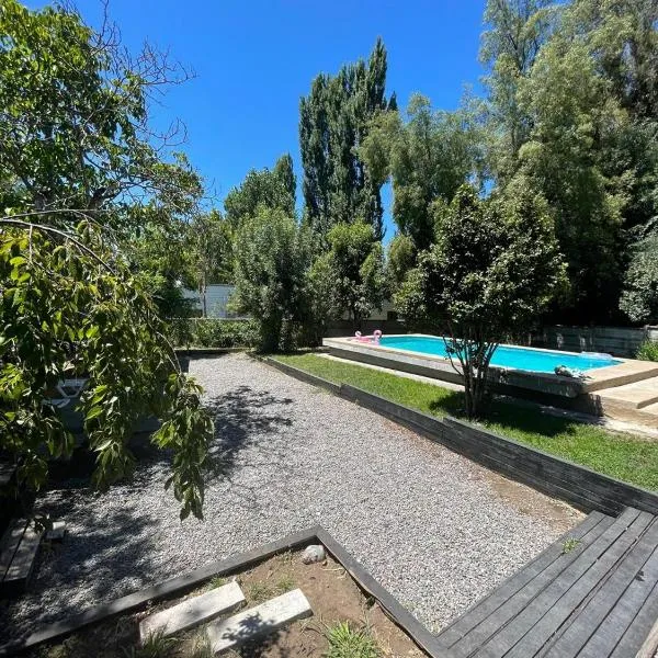 Agradable casa con Tina de agua Caliente y Piscina,位于基利翁的酒店