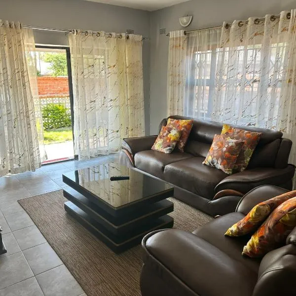 Hatfield Staylax Manor 4, hotel a Harare