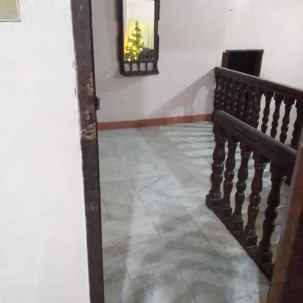 Mike Saba, hotel in Moson