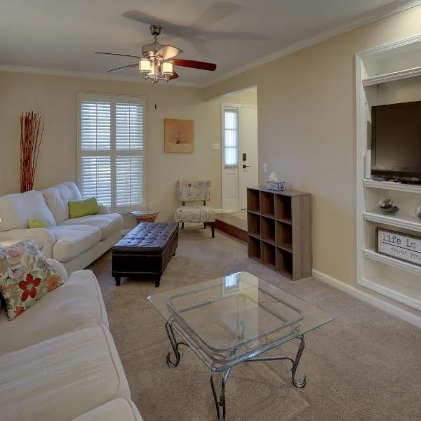 Mins to Blessing Hospital, Miss River, Country Club, hotel Quincyben