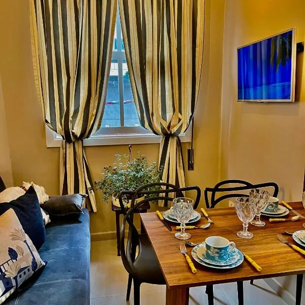 Cozy, comfortable ocean view apartment for 4 people, hotel di Santos