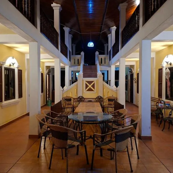 Twin House Guesthouse - Lao Experience, hotel em Luang Prabang