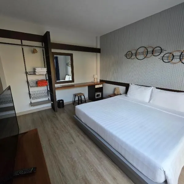 The One Cozy, hotel i Chalong