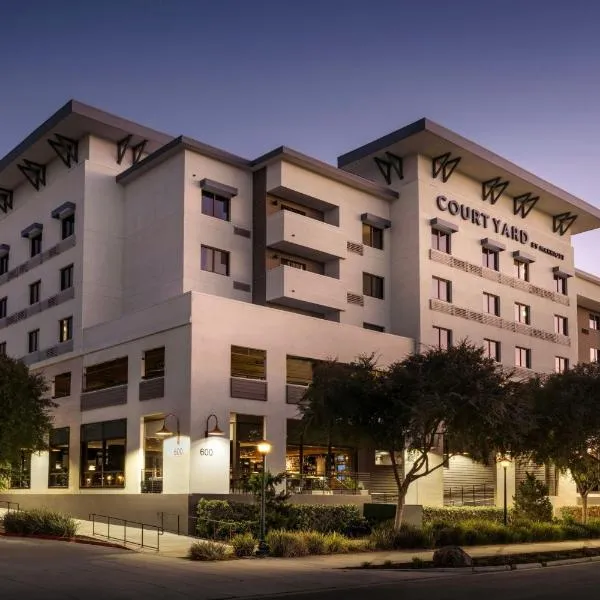 Courtyard by Marriott Redwood City, ξενοδοχείο σε Redwood City