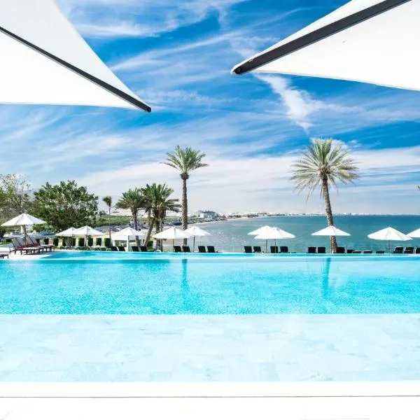 Crowne Plaza Muscat by IHG, hotel in Muscat