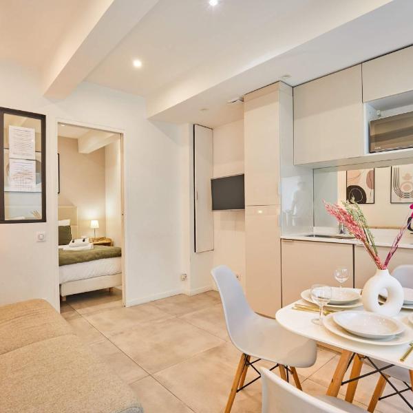 Apartment Le Marais Place des Vosges by Studio prestige, Paříž