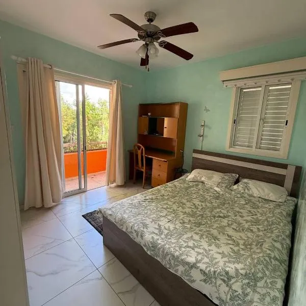 Villa Clementinka - 200 meters from the sea, hotel a Klorakas