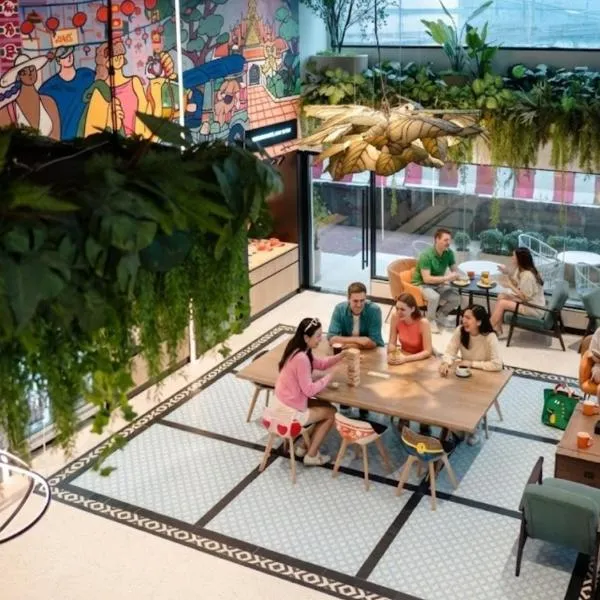 Lub d Bangkok Chinatown - Steps from Sam Yod MRT Station, hotel in Bangkok