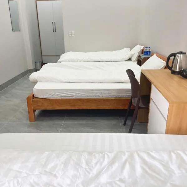 Trần Hưng Đạo 186, hotel di Na Ngô