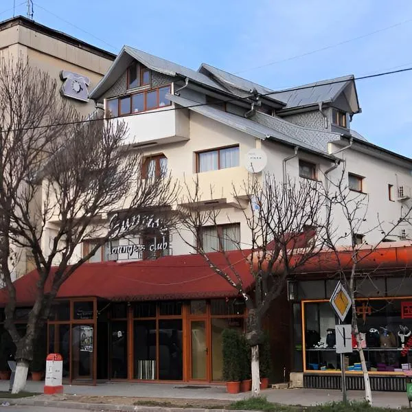 Sunrise Hotel, hotell i Adjud