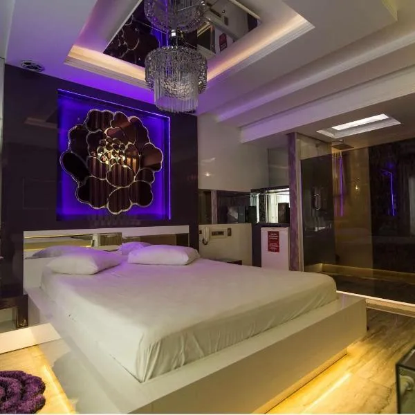 Golden Motel Pernoite Suíte Luxo com conforto e privacidade garagem privativa,帕蘇豐杜的飯店