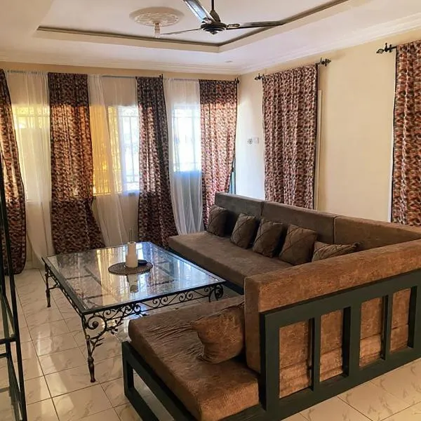 SOHNAKUNDA Guest House, hotel a Kololi