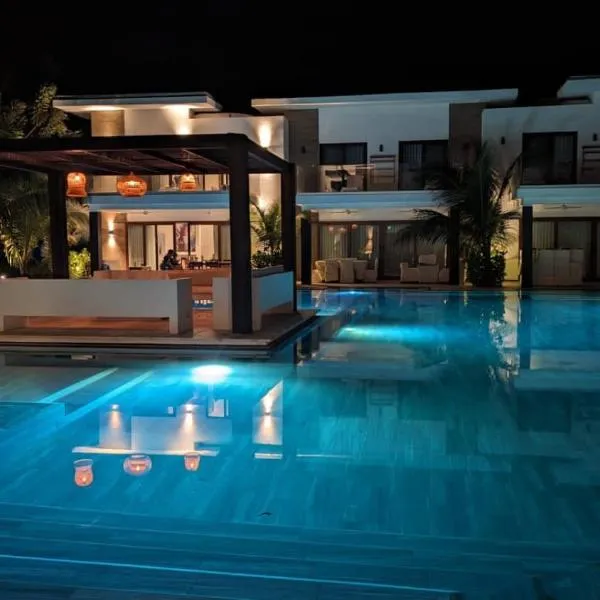 Villas LM Monterrico H8 con salida a piscina, hotel a Monterrico