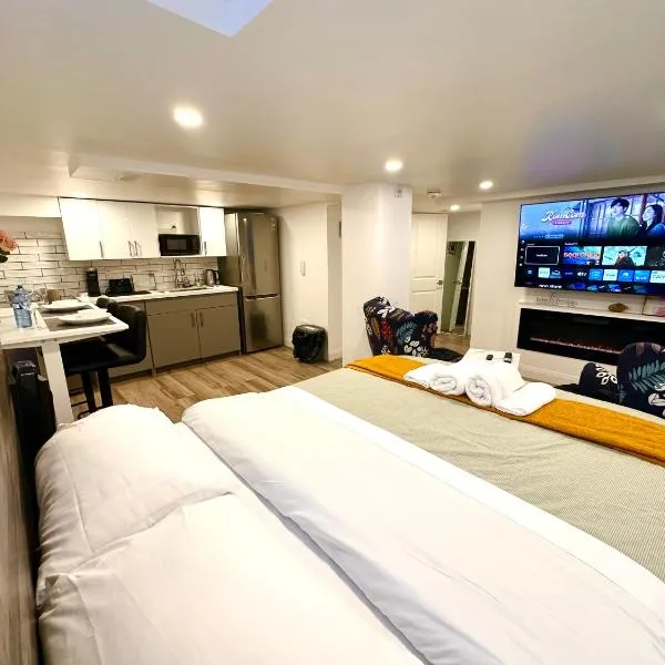 Pvt Studio Near Waterloo Airport & Minutes to Downtown Basement unit, hotel en Kitchener