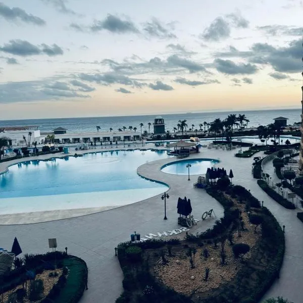 Porto Excellent Ground Floor Apartments with Two Gardens, hotel em Ain Sokhna