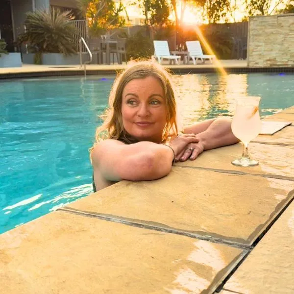 华美达赫维湾酒店,位于赫维湾的酒店